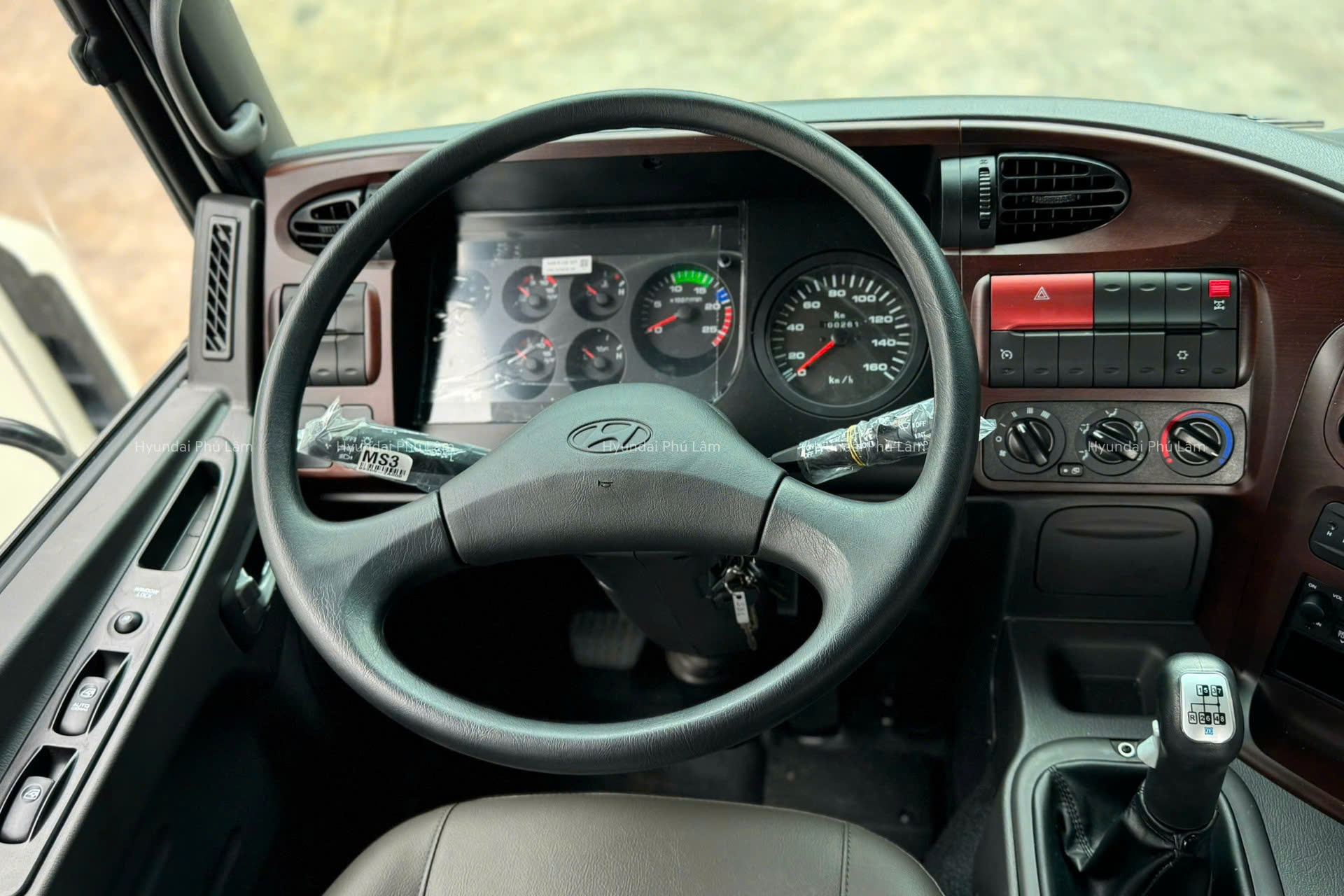Xe Đầu Kéo Hyundai HD1000 - Thân xe